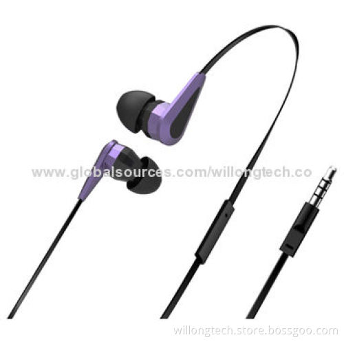 Noise-cancelling Stereo Earphones for Music Players with 5mW Maximum Power